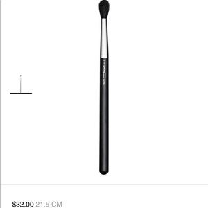 **NEW** MAC 224 Synthetic Tapered Blending Brush